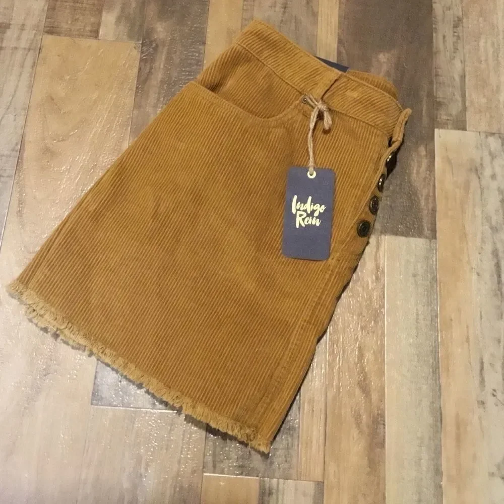 NWT Indigo Rein Brand Camel Corduroy Skirt.  13